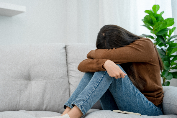 Coup de mou ou dépression : comment faire la différence et comment les professionnels de santé peuvent-ils apporter un soutien intégratif ?